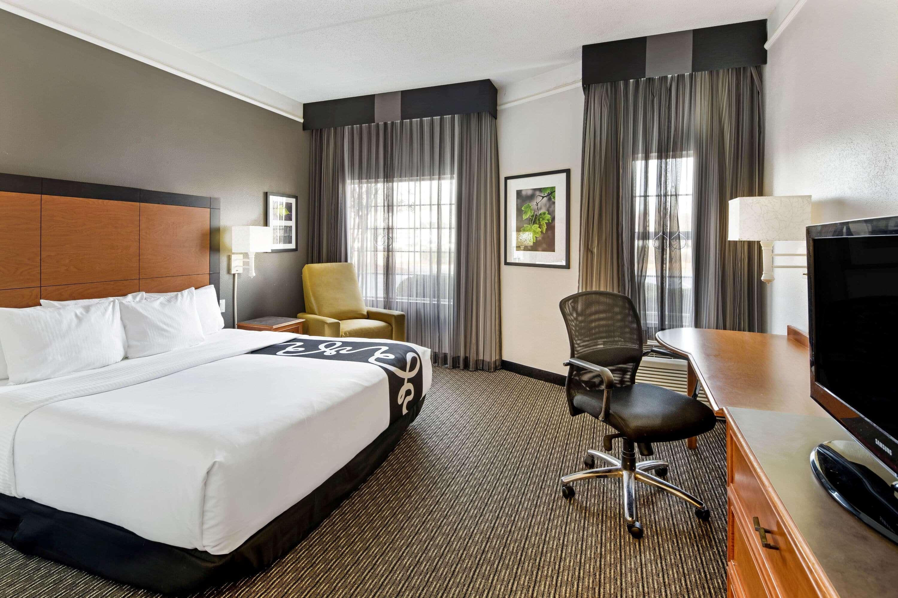 La Quinta By Wyndham Macon Hotel Exterior photo